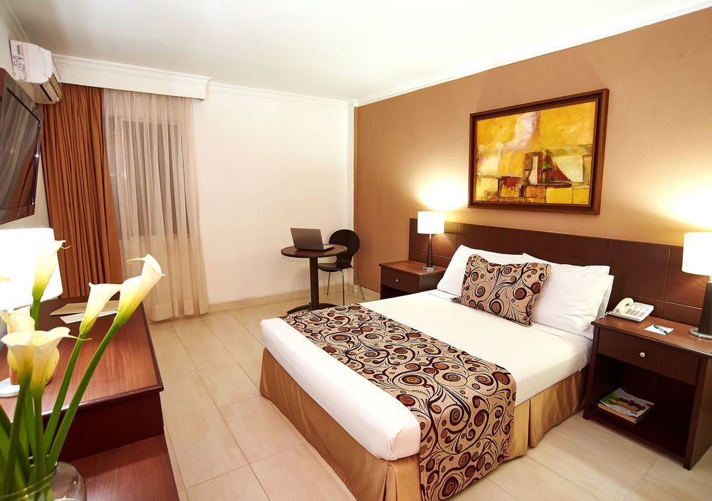 Hotel Arizona Suites Cucuta Bagian luar foto